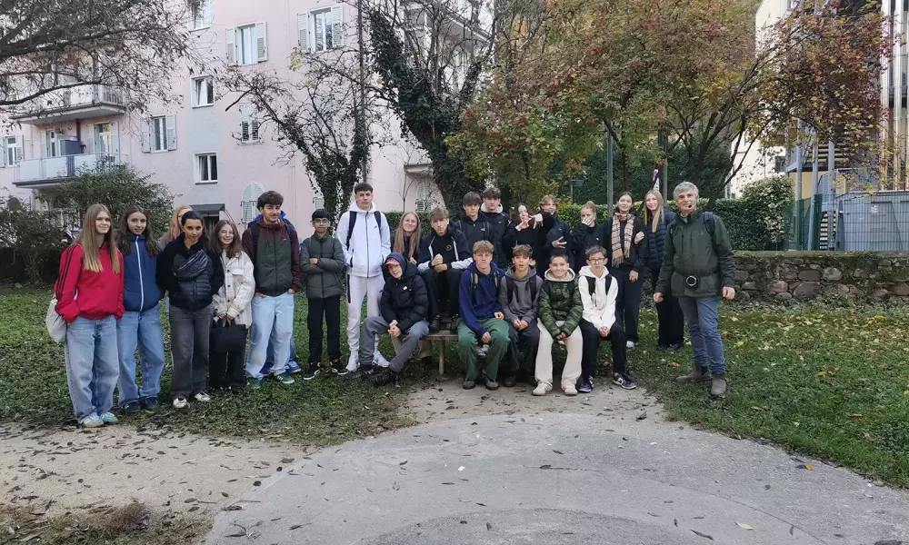 Gruppenfoto im Garten der Religionen