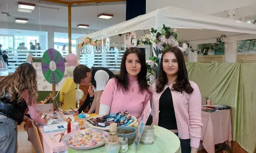 1. Übungsfirmen-Hausmesse an der WFO Bruneck