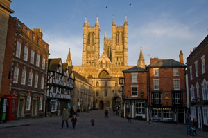 lincoln_2010_cathedral-at-dusk